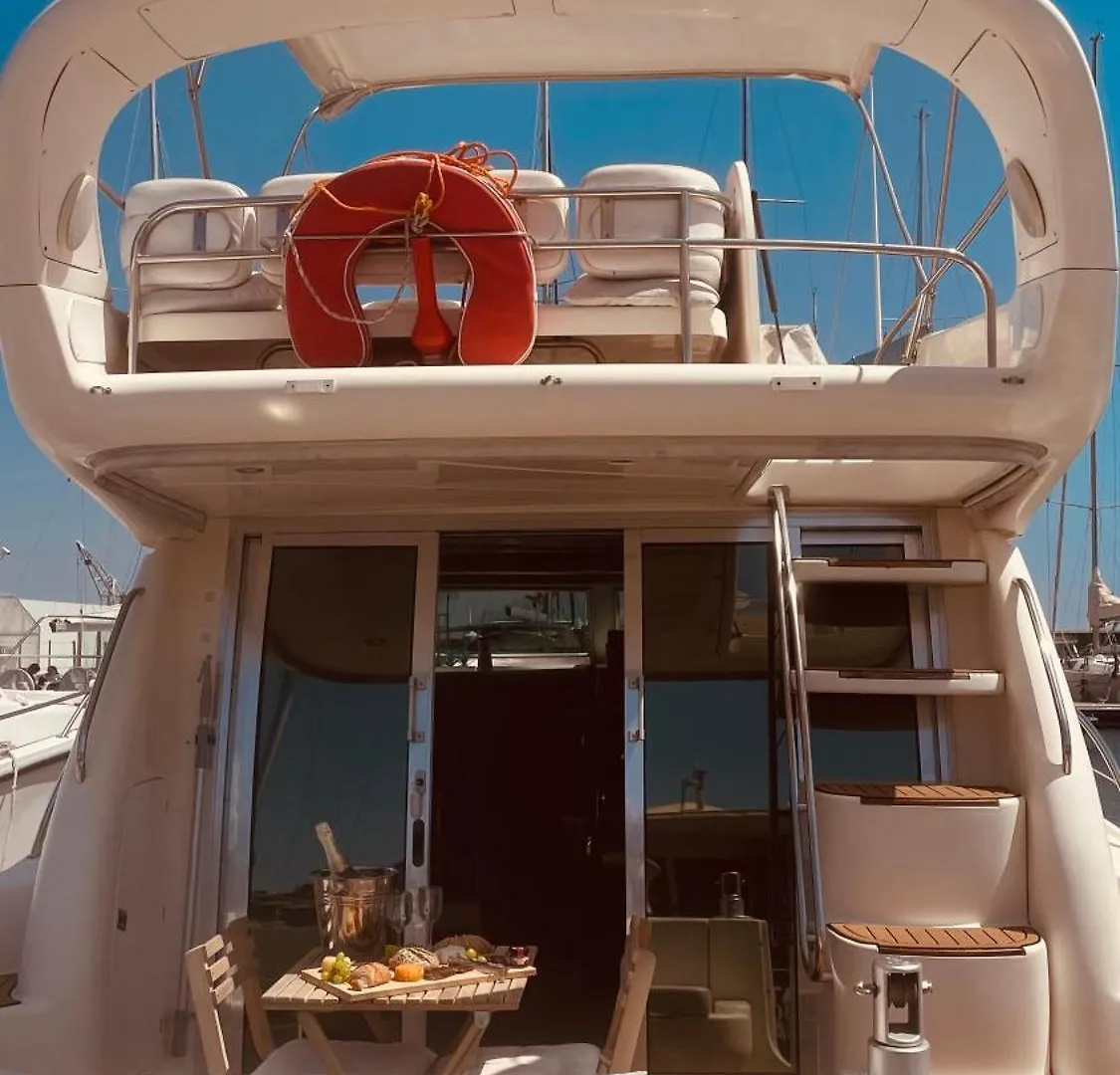 Botel Payva & Branco Boats Iate Privado Em Cascais Hotel
