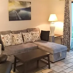 https://the-summit-1028.panamacity-beachhotels.com