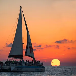 https://ocean-reef-904.panamacity-beachhotels.com