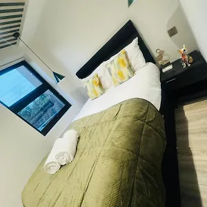 https://apt-luxury-central-flats-best-location-in-town.brighton-hotels-england.com